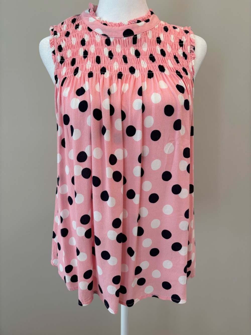 Crown & Ivy Sleeveless Polka Dot Top EUC Womens Small Pink/Blue/White